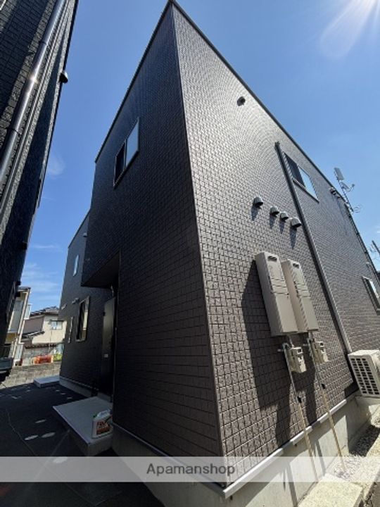 富山県富山市久方町の賃貸アパートの外観