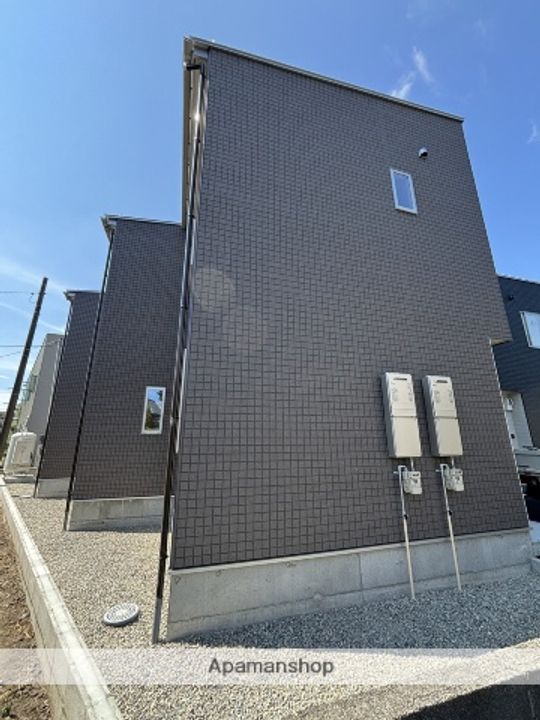 富山県富山市久方町の賃貸アパートの外観