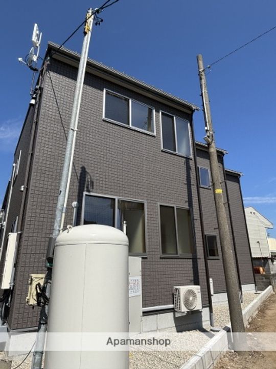 富山県富山市久方町の賃貸アパートの外観