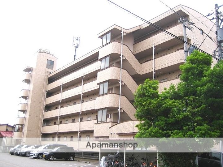 富山県富山市西田地方町3丁目の賃貸マンションの外観