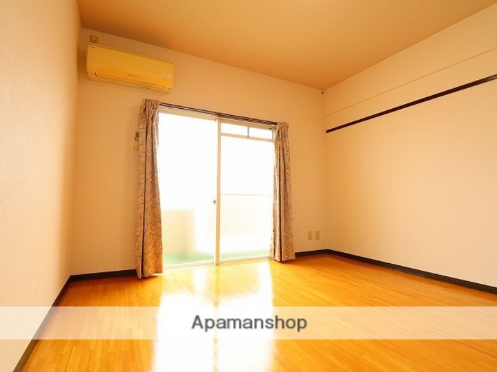 パールハウス408の居間