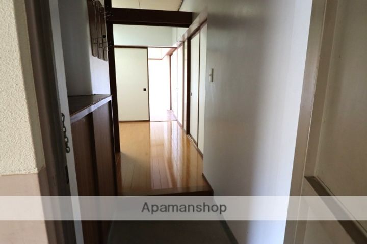 クローネ太閤山C棟402の玄関