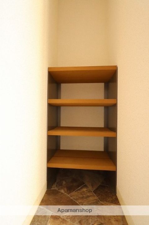 ロワール寿の内装