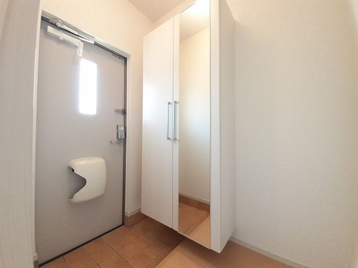 グランMIKI手屋の玄関