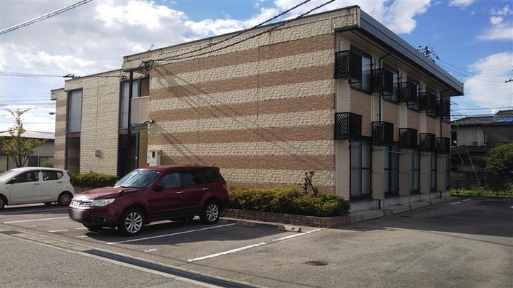 レオパレスハイツファースト101の外観