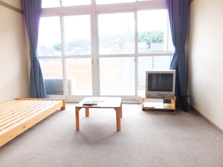 レオパレスFINE101の居間