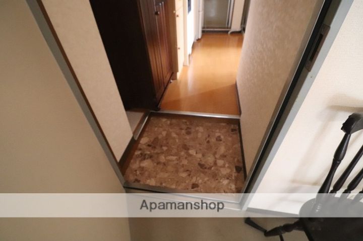 カレッジハウスの玄関