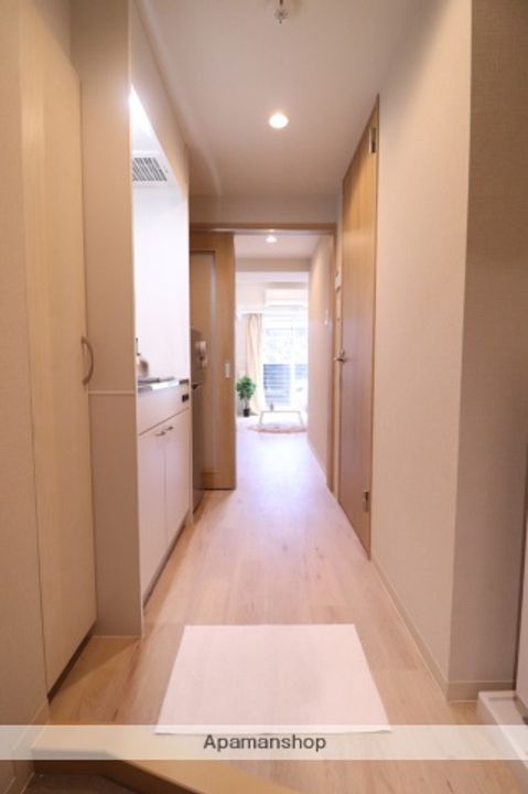 カレッジコート富山大学正門前206の玄関