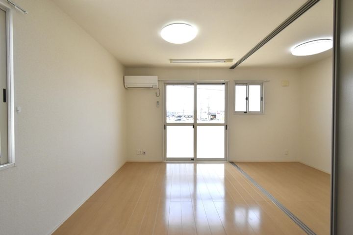 アバンウェル田中町 A棟の居間