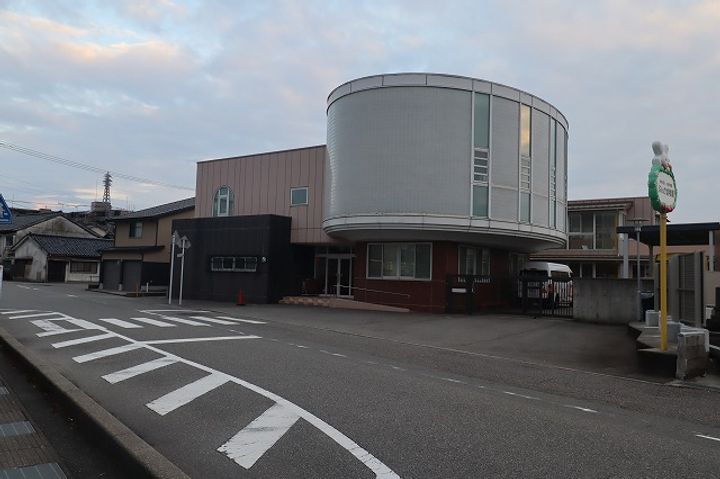 アバンウェル田中町 A棟の周辺