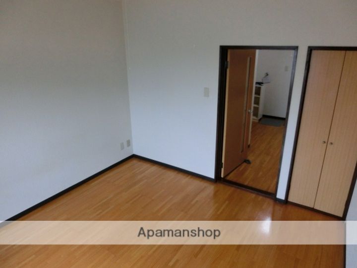 パールハウス302の居間