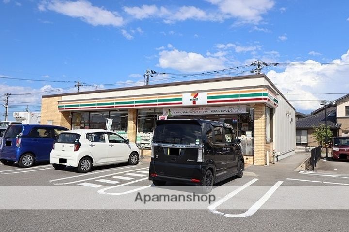 ティ・ビレッジの周辺