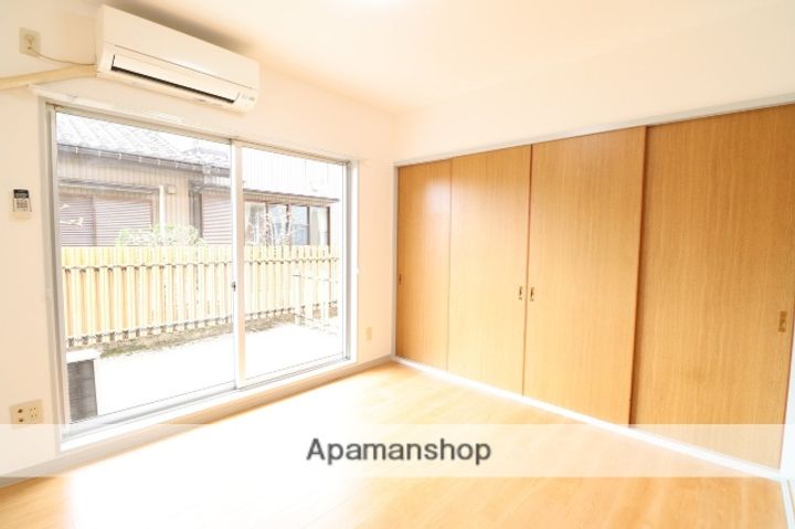 サニークレスト京田の居間