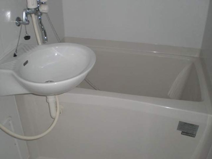 レオパレスいわせの201の風呂