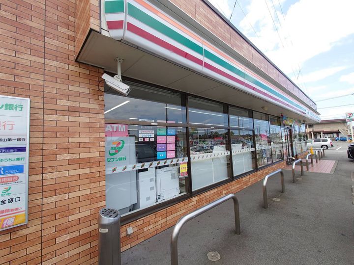 グラン・ファミリアJの周辺