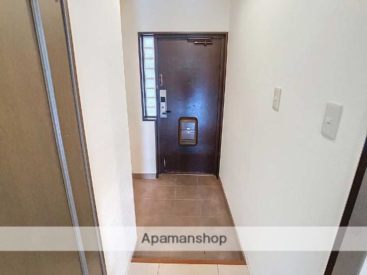 信開ダイナスティ浅野川・キングス館2517の玄関