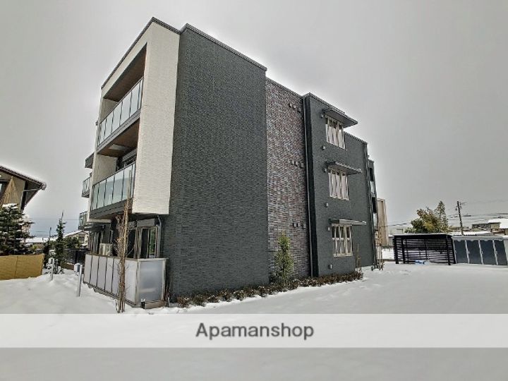 石川県金沢市泉が丘2丁目の賃貸マンションの外観