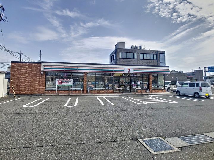 アヴェニールの周辺