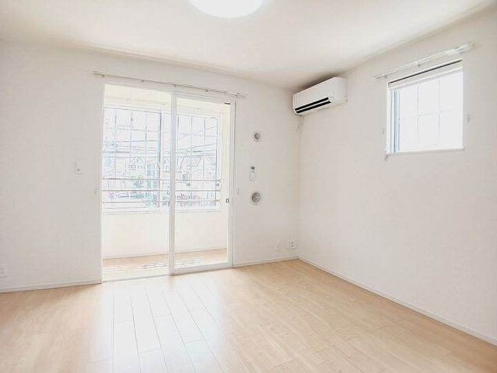 コンフィデンスの居間