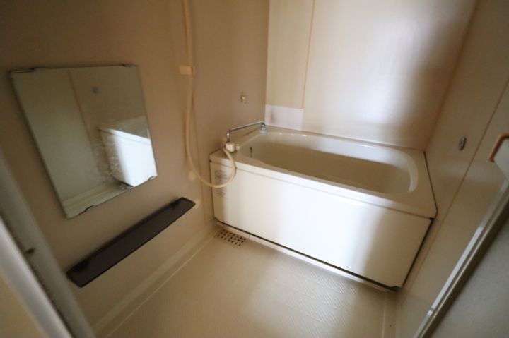 コートファミールの風呂