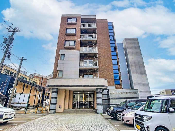 ロイヤルパークプレジデント502の外観