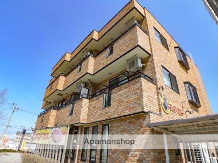 パルティール鞍月302の外観