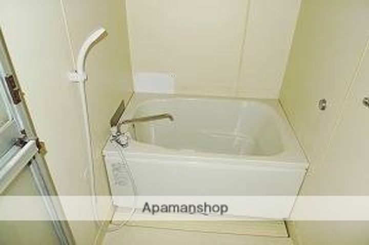 ラシーヌ弐番館101の風呂