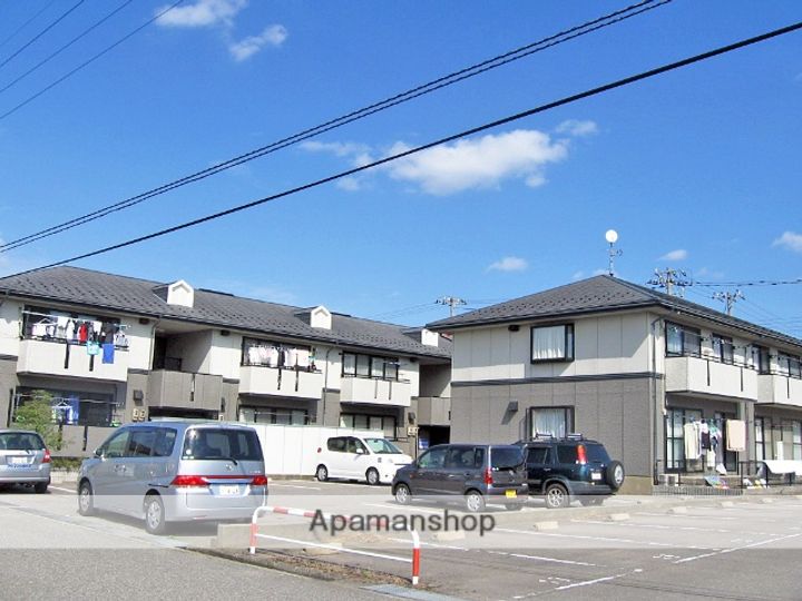 ハイカムール・マーガレット111の外観