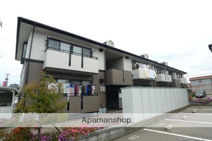 ハイカムール・マーガレット111の外観