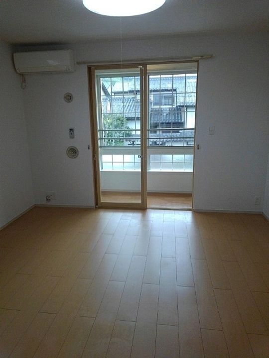 サンライズの居間