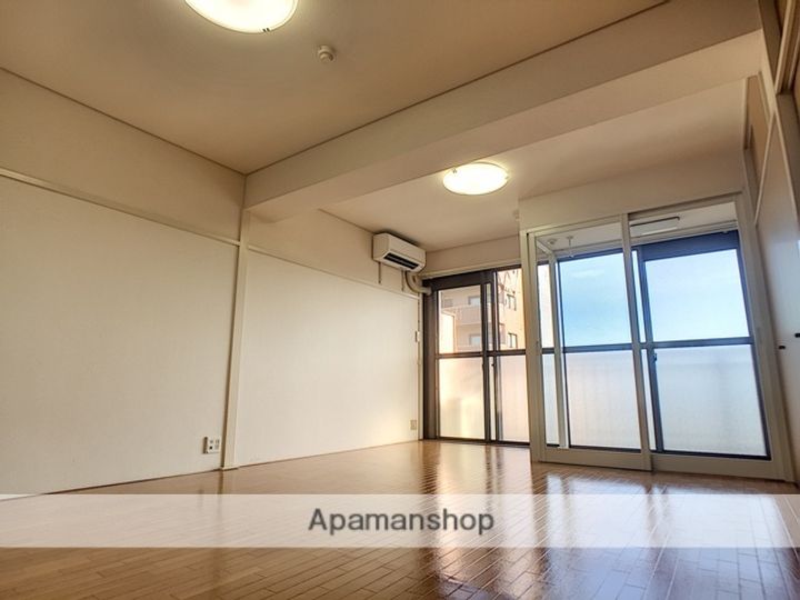 サンライフ若宮302の居間