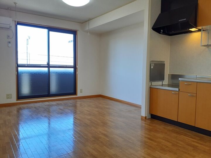 ジョルナーレ小立野 Cの居間