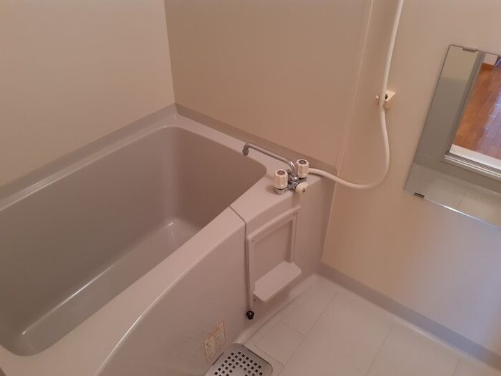 ジョルナーレ小立野 Cの風呂