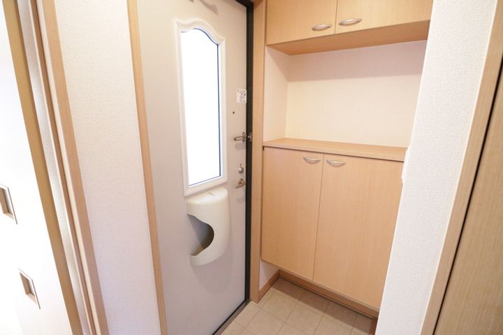 インフィール Aの玄関