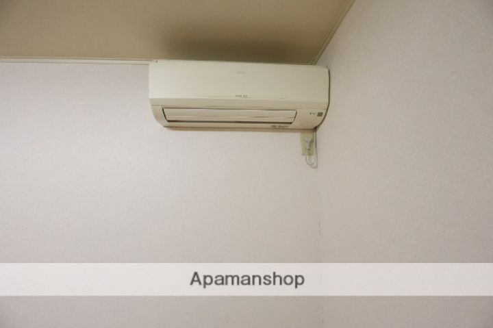 チット・チャット103の内装