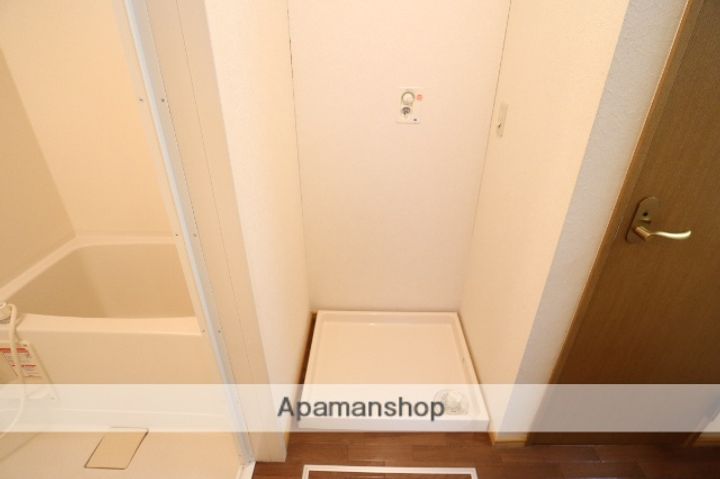 チット・チャット103の内装