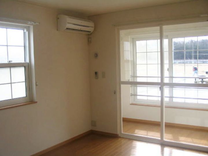 セリオ辰口の居間