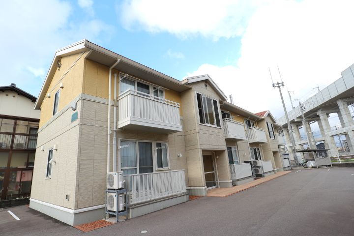 アーダ・レガーロの外観