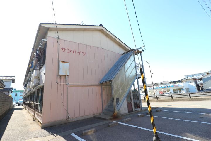 サンハイツ105の外観