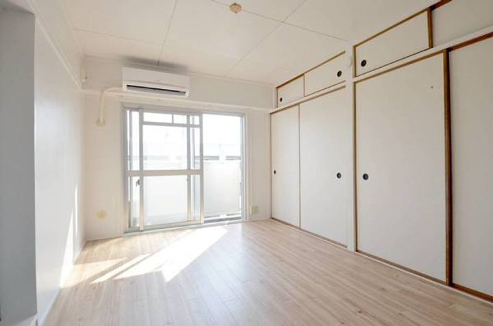 ビレッジハウス宇ノ気2号棟0210の居間