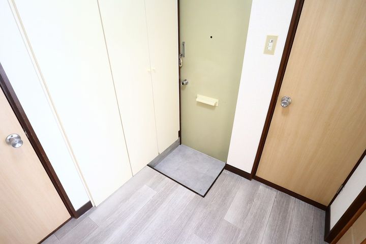 ベルビューKの玄関