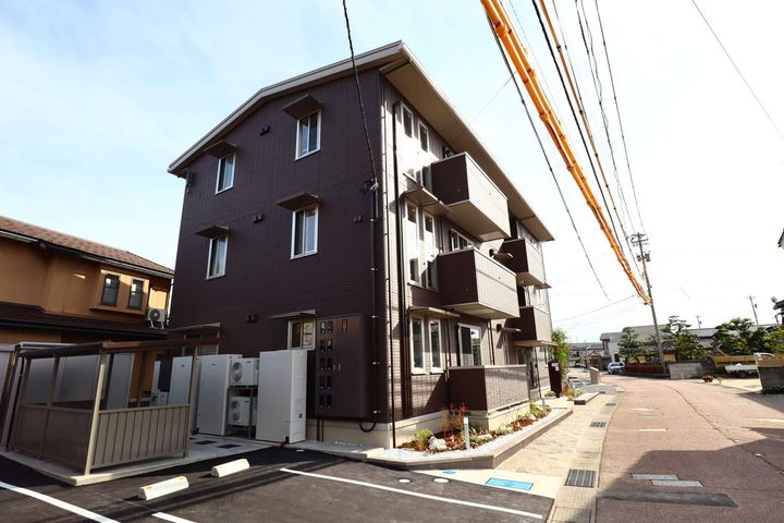 シャルマン御経塚の外観