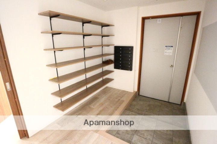 RIFUGIO VERDE1Dの玄関