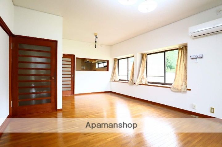 山代温泉貸家1の居間