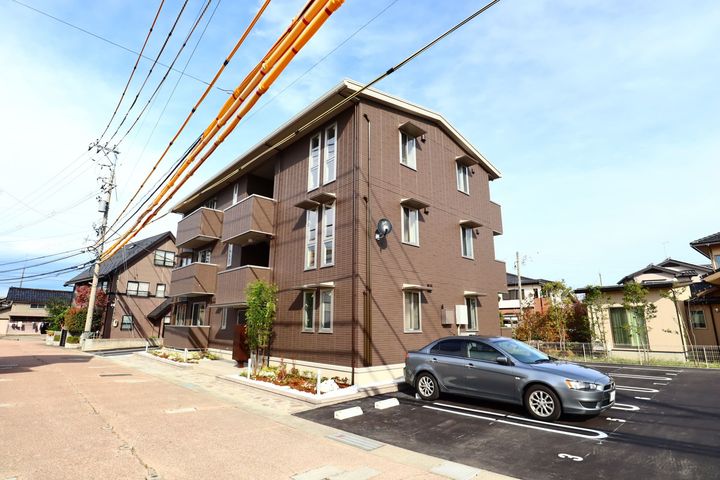 シャルマン御経塚の外観