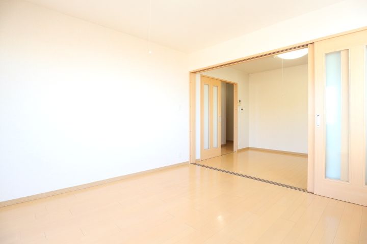 キャッスル北沢金沢の居間