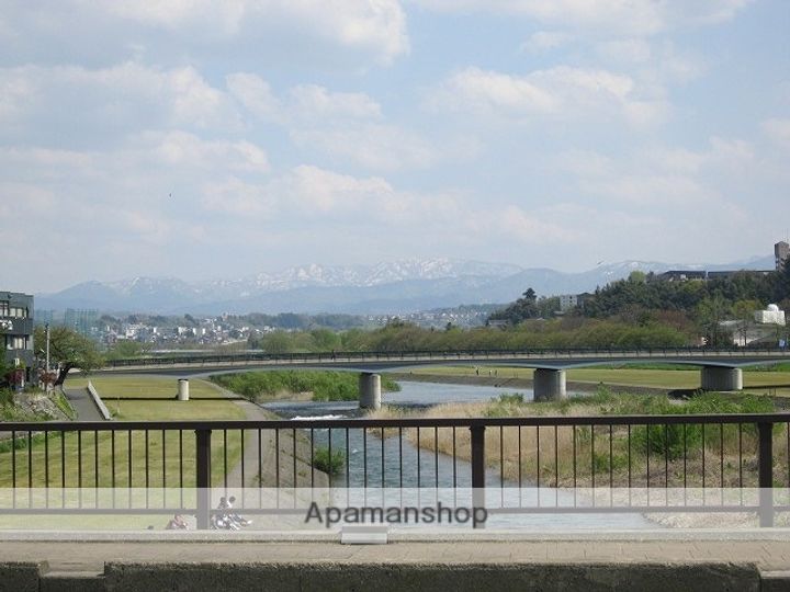 コーポラス21205の周辺