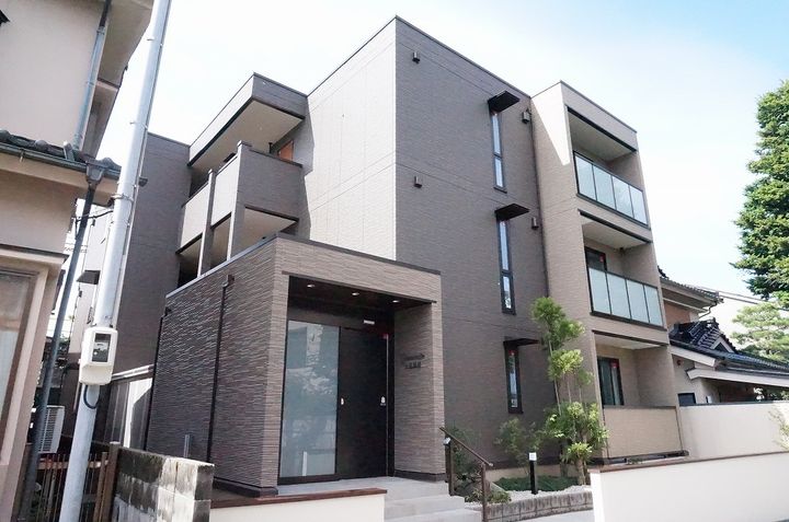 グランカーサ十三間町の外観