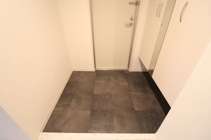 ETERNA(エテルナ)の玄関