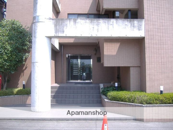 山梨県甲府市善光寺3丁目の賃貸マンションの外観